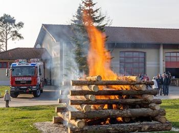 Thmubnail: Osterfeuer in Müncheberg