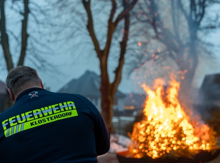 Thumbnail: Neujahrsfeuer in Klosterdorf