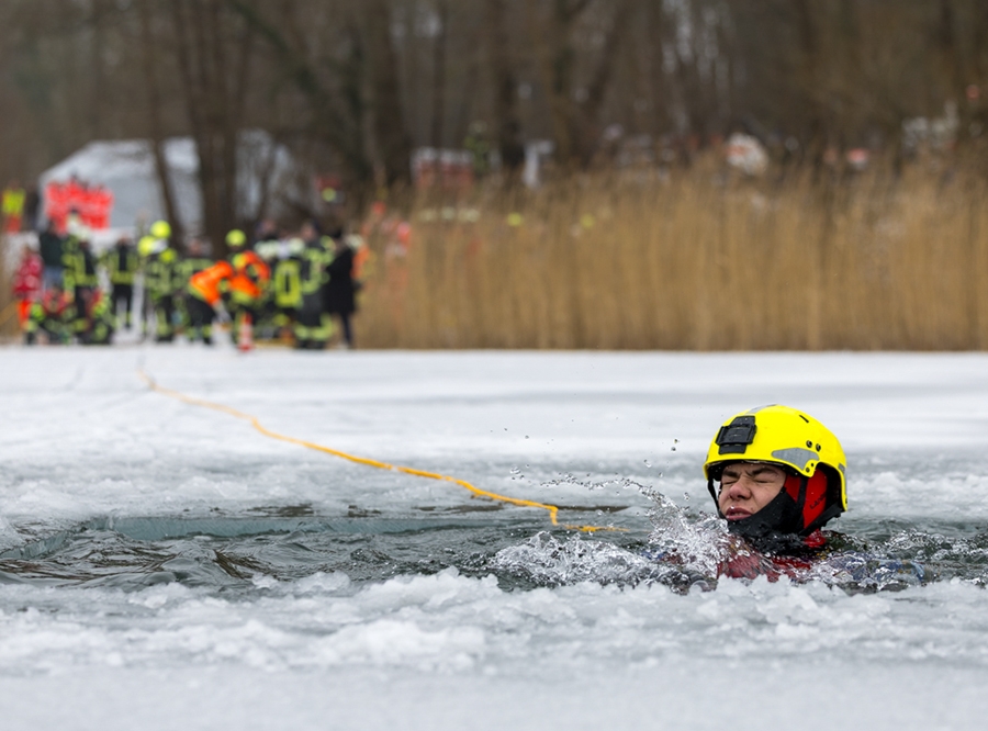 Thumbnail: Winterübung auf dem Straussee