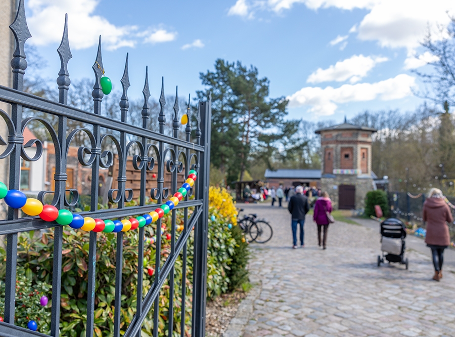 Thumbnail: Ostergarten auf historischem Gutshof