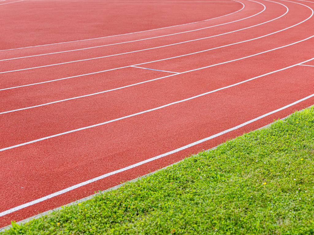 Urheber: Sprint Laufbahn Tartanbahn 100 Meter Leichtathletik