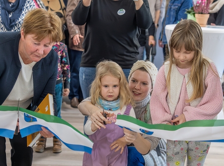 Thumbnail: Bibliothek: Wiedereröffnung