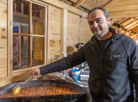 Thumbnail: Winterhütte steht in der Altstadt