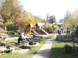 58+ Gartenanlage Roter Hof Erfurt, Am roten hof is situated nearby to